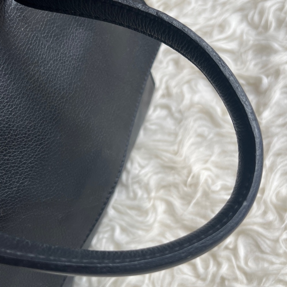 Auth Louis Vuitton LockMe Noir MM | Price Firm - Picture 9 of 16